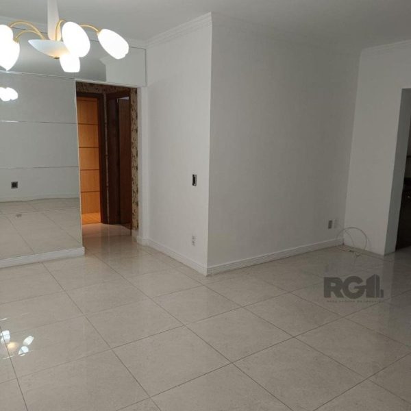 Apartamento à venda com 89m², 2 quartos, 1 suíte, 2 vagas no bairro Tristeza em Porto Alegre - Foto 1