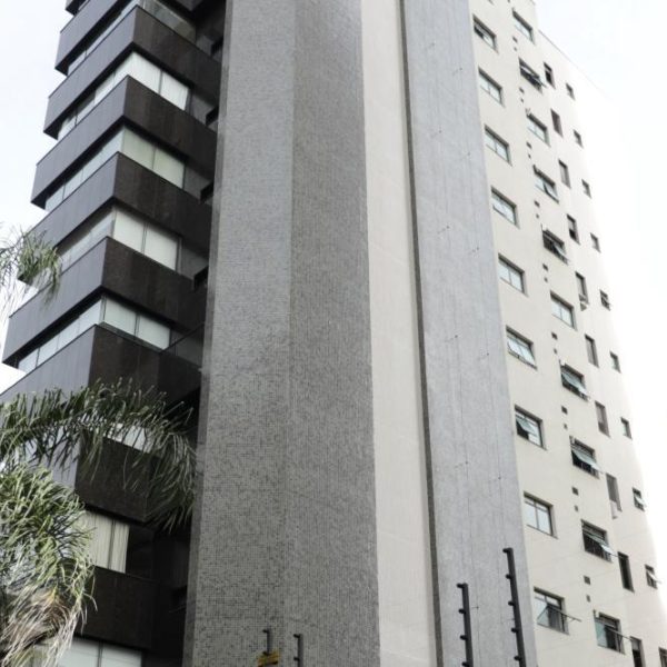 Apartamento à venda com 148m², 3 quartos, 1 suíte, 3 vagas no bairro Petrópolis em Porto Alegre - Foto 1