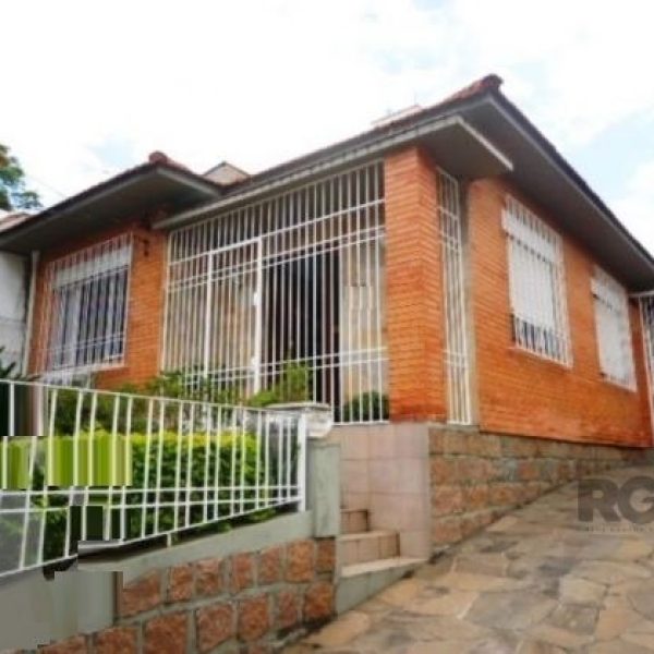 Casa à venda com 150m², 3 quartos, 1 suíte, 4 vagas no bairro Partenon em Porto Alegre - Foto 1