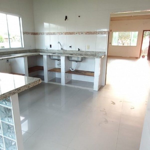 Casa à venda com 145m², 3 quartos, 2 suítes, 2 vagas no bairro Arroio Teixeira em Capão da Canoa - Foto 1