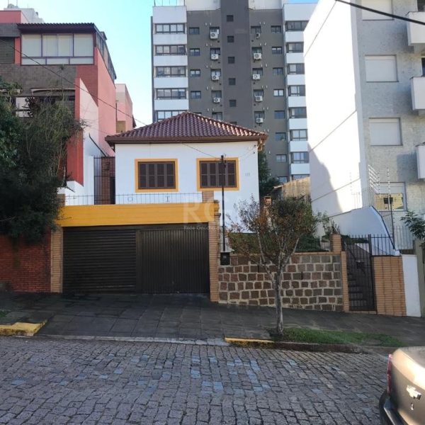 Casa à venda com 247m², 3 quartos, 2 vagas no bairro Petrópolis em Porto Alegre - Foto 1