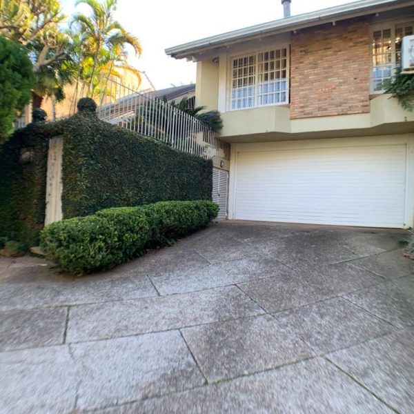 Casa à venda com 420m², 3 quartos, 1 suíte, 2 vagas no bairro Ipanema em Porto Alegre - Foto 1