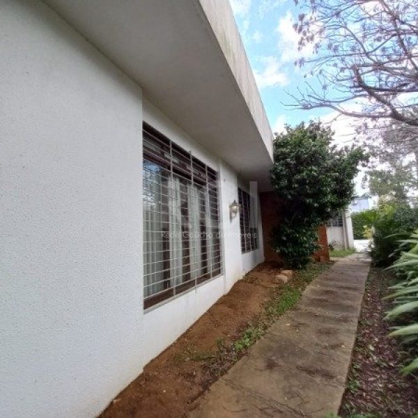 Casa à venda com 250m² no bairro Chácara das Pedras em Porto Alegre - Foto 1