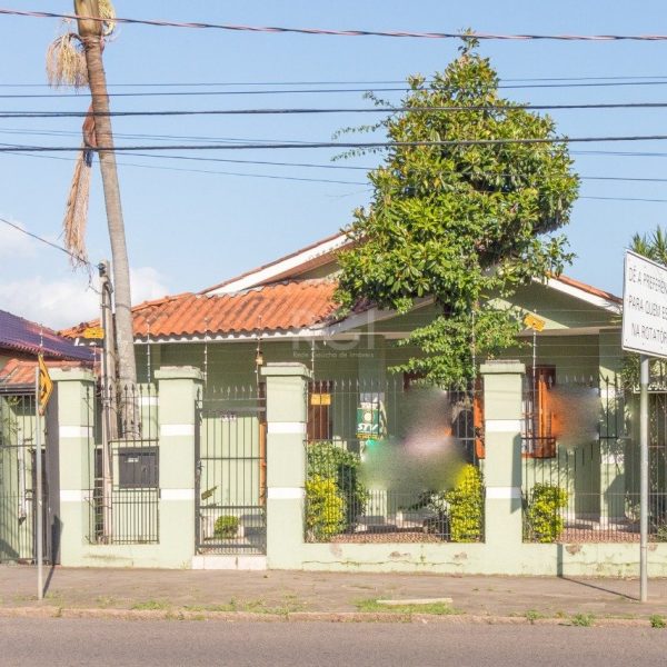 Casa à venda com 388m², 3 quartos, 3 vagas no bairro Vila Ipiranga em Porto Alegre - Foto 1